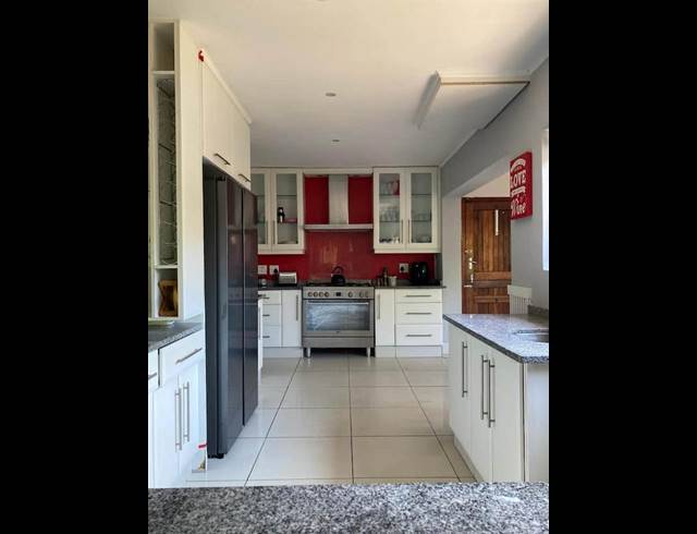 4 BEDROOM HOUSE FOR SALE IN SCOTTBURGH SOUTH